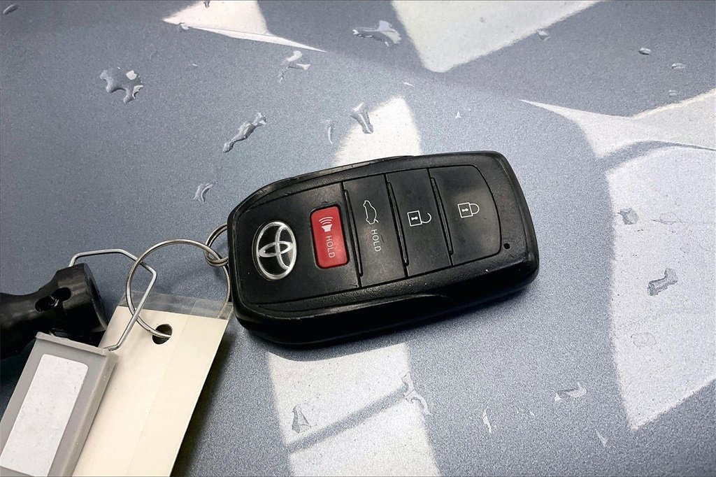 Used 2023 Toyota Corolla SE w/ SE Premium Package image 10