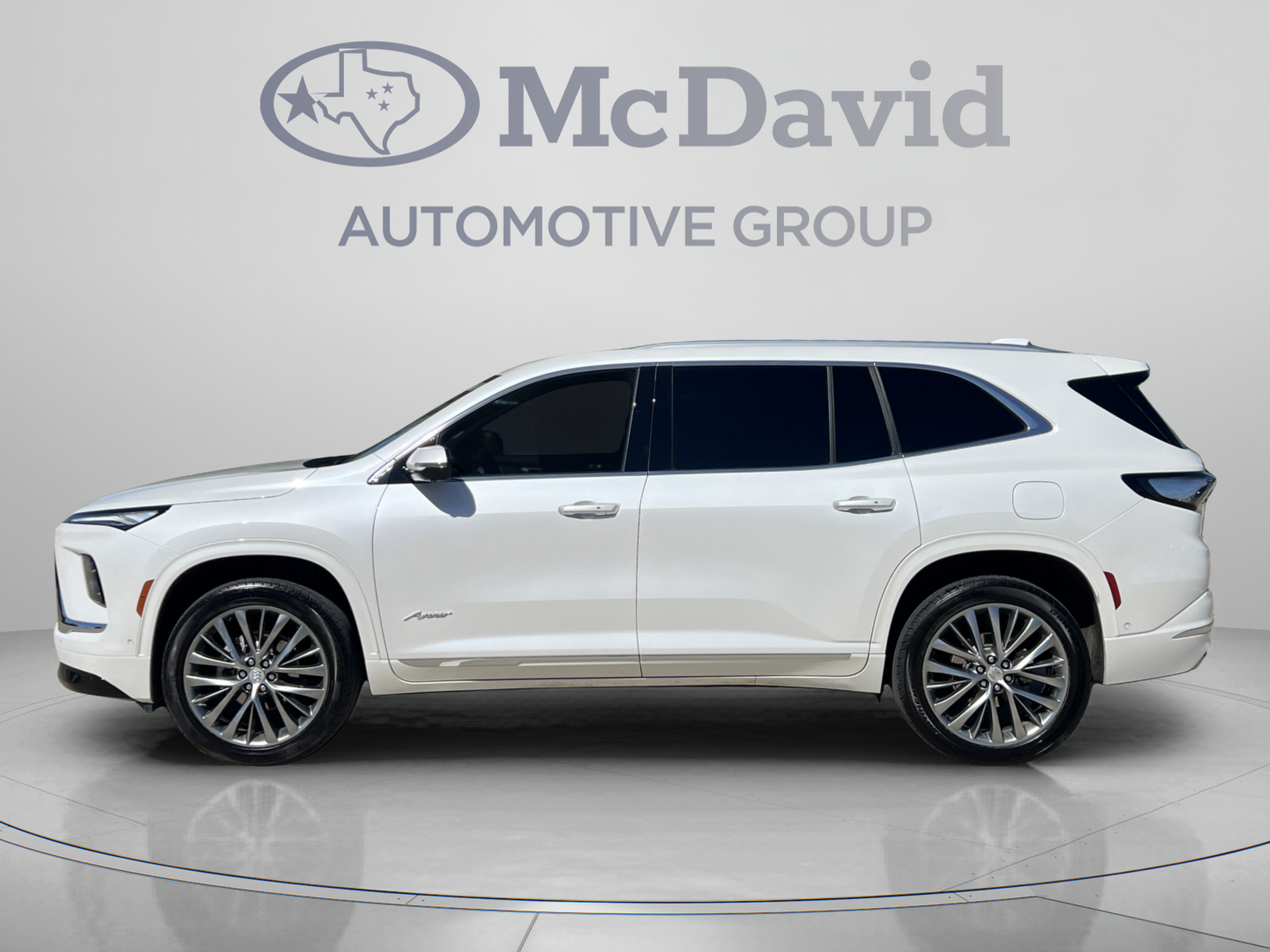 Used 2025 Buick Enclave Avenir w/ Super Cruise Package AWD/4WD image 4