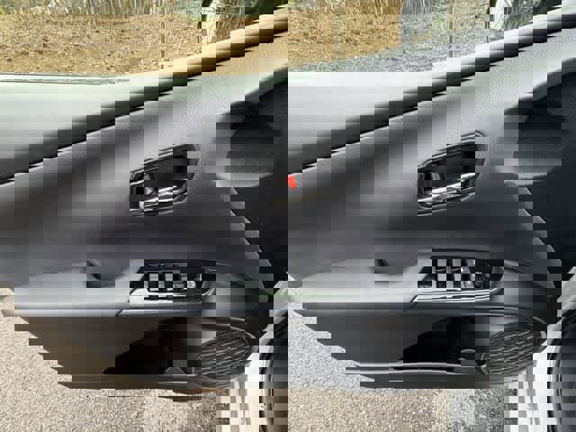 Used 2022 Toyota Prius image 15