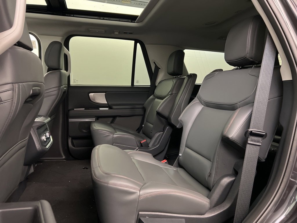 New 2025 Ford Expedition Active image 31