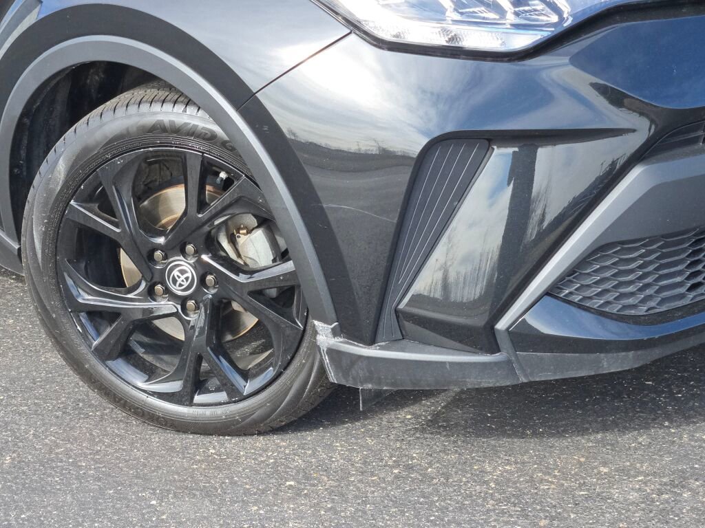 Used 2021 Toyota C-HR Nightshade image 3