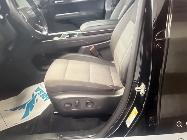 Used 2025 GMC Acadia Elevation FWD image 12