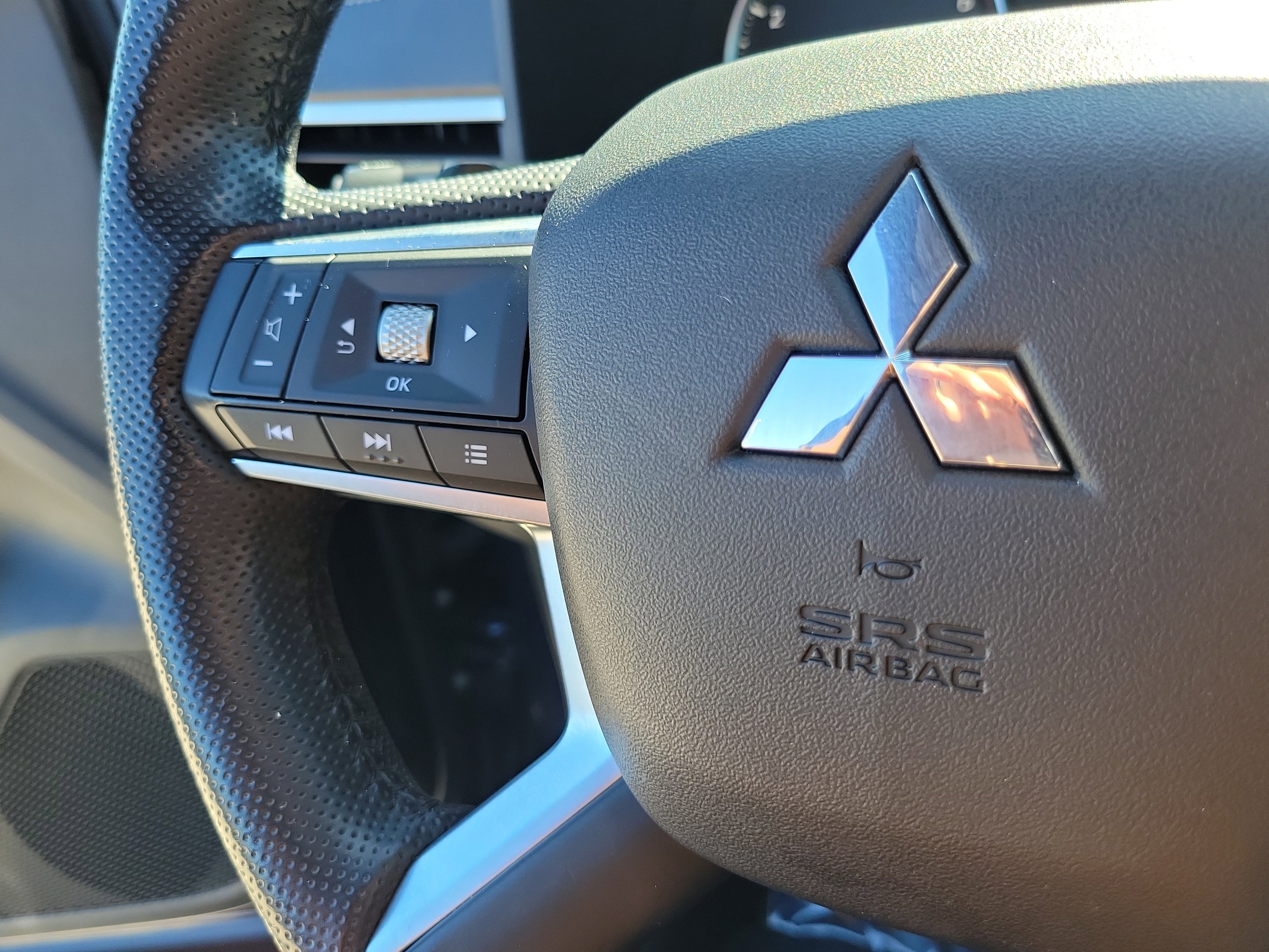 Used 2022 Mitsubishi Outlander SE image 21