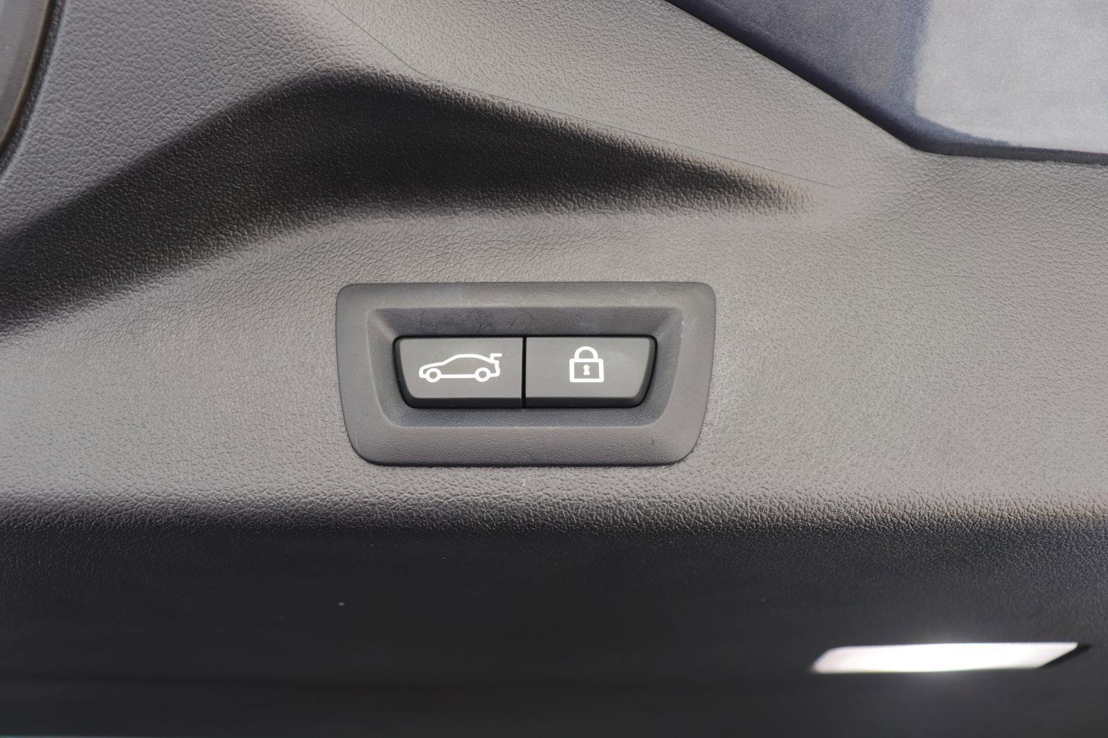 Used 2022 BMW X5 sDrive40i w/ Premium Package image 17