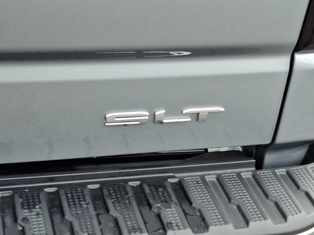 Used 2025 GMC Sierra 1500 SLT image 32