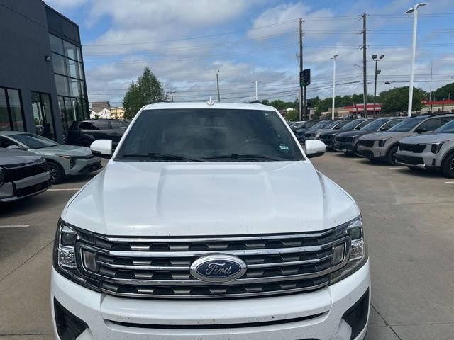 Used 2019 Ford Expedition Max XLT w/ Equipment Group 202A AWD/4WD image 3
