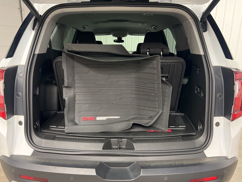 Certified 2023 GMC Acadia SLE w/ Driver Convenience Package image 7