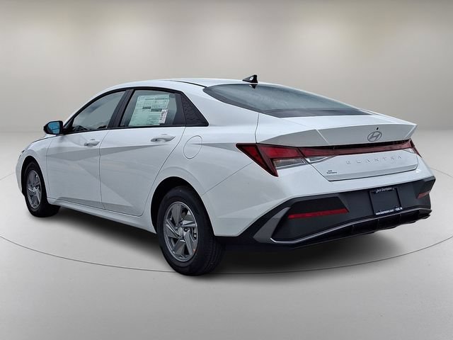 New 2026 Hyundai Elantra SE FWD image 5