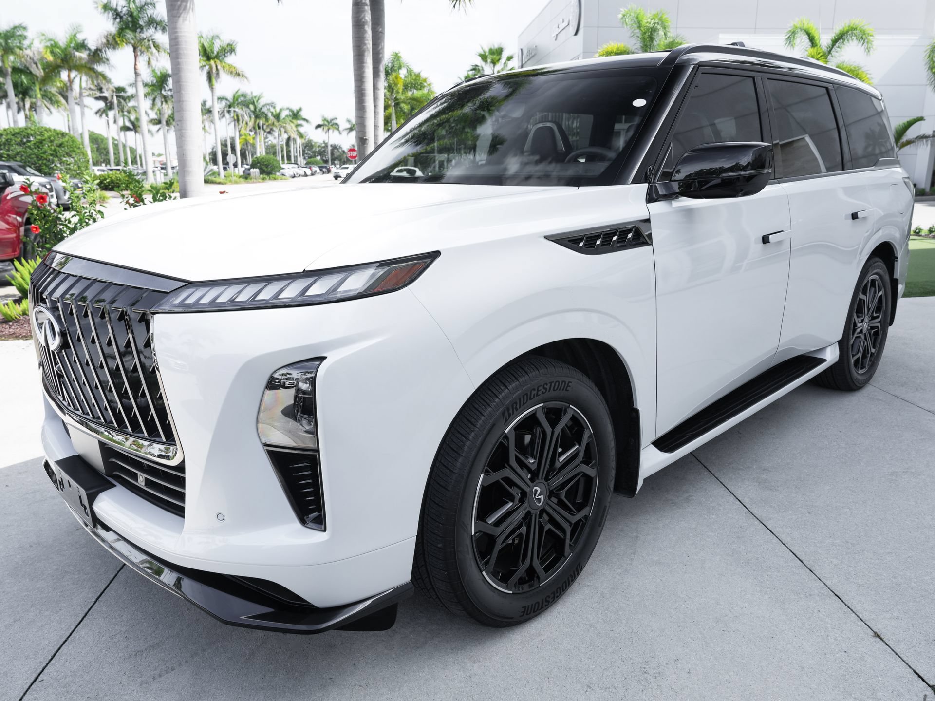 Used 2026 INFINITI QX80 4WD w/ Sport Exterior Package image 6