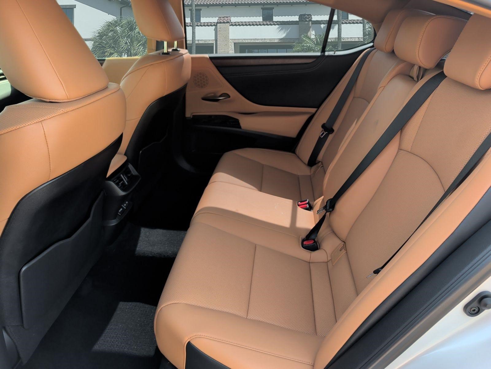 Used 2024 Lexus ES 350 w/ Premium Package FWD image 25