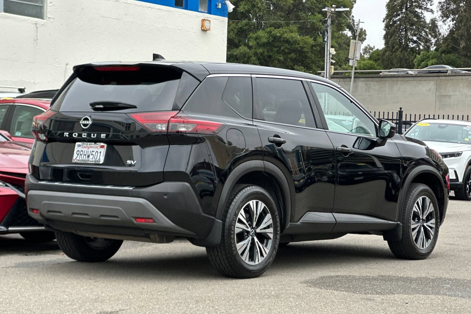 Used 2023 Nissan Rogue SV FWD image 5