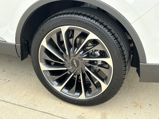 Used 2025 Lincoln Aviator Reserve w/ Equipment Group 201A AWD/4WD image 12
