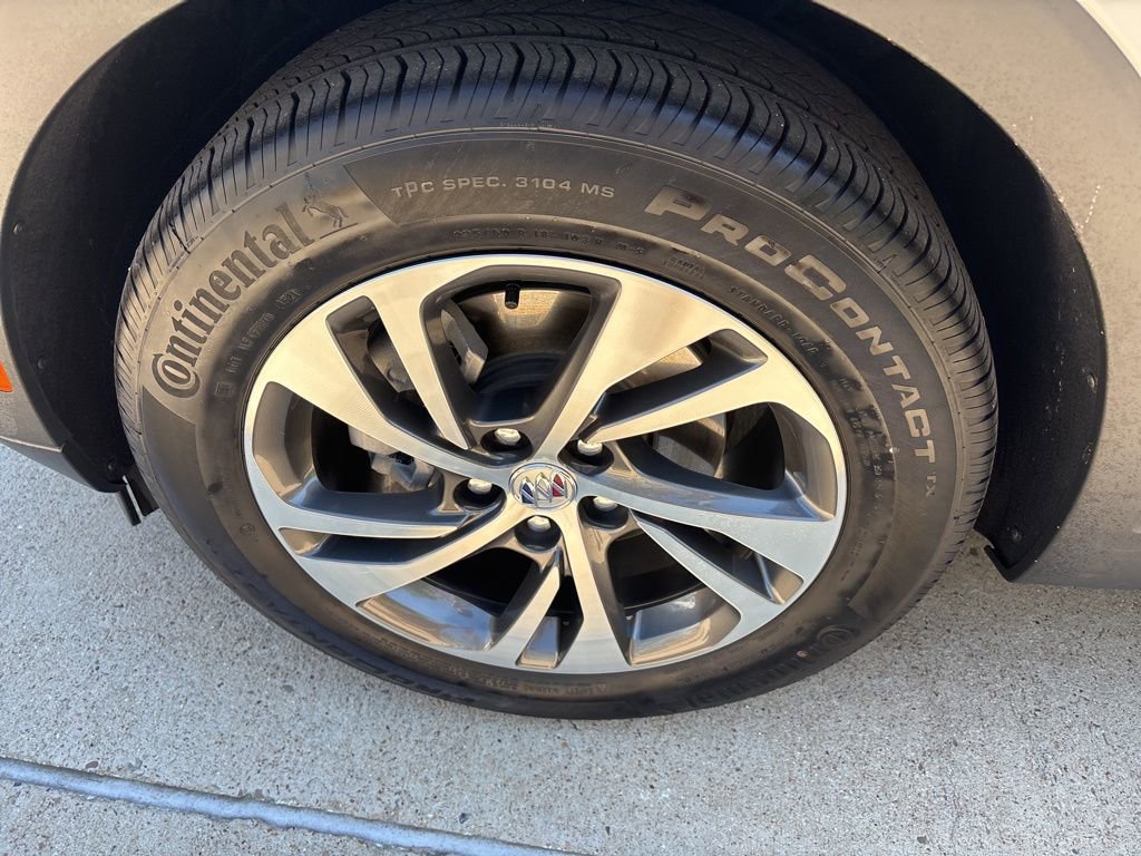 Used 2022 Buick Envision Essence w/ Safety Package image 20