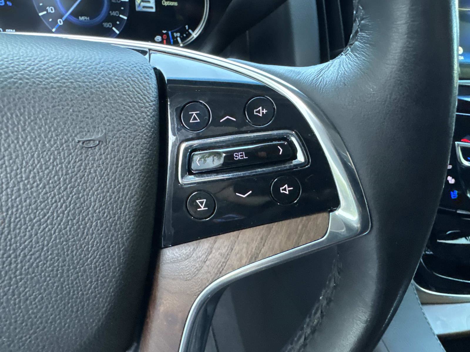 Used 2019 Cadillac Escalade Premium Luxury image 32