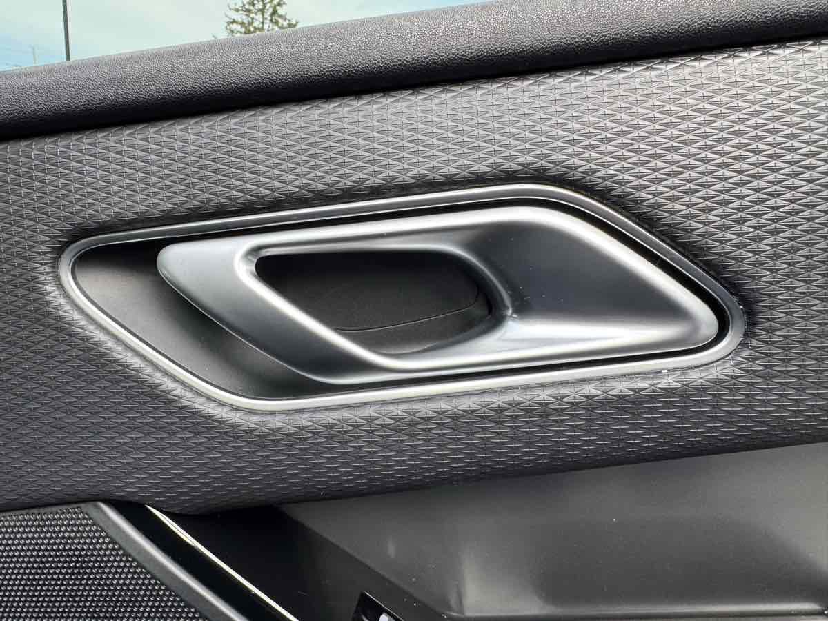 Used 2020 Land Rover Range Rover Velar S image 39