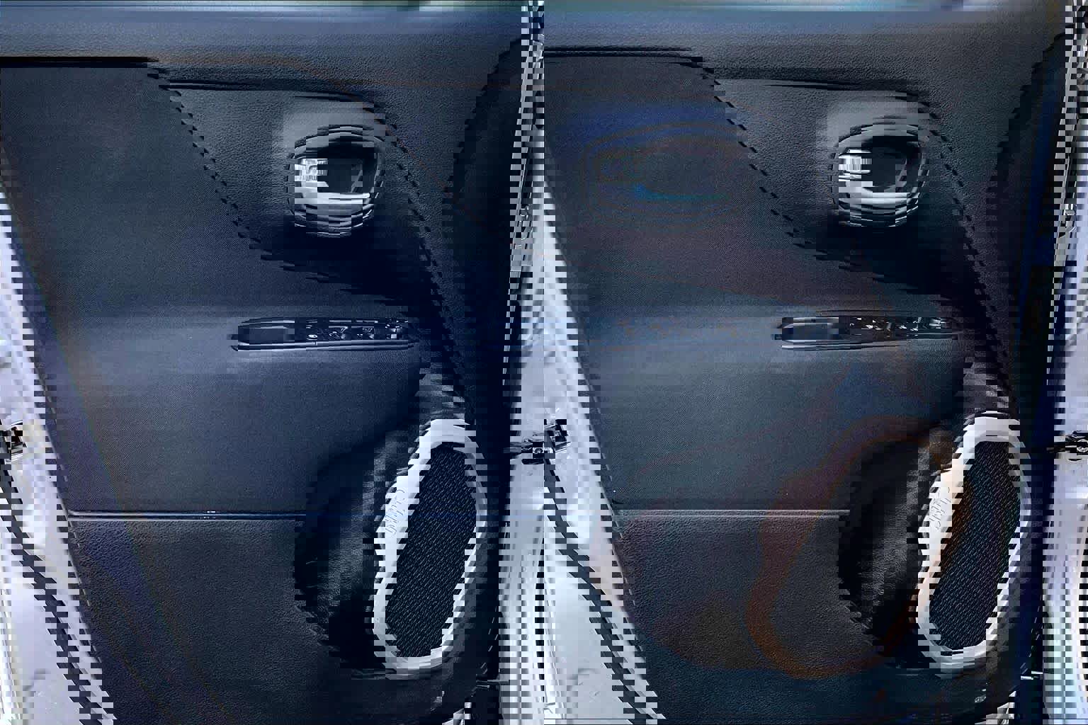 Used 2016 Jeep Renegade Latitude image 22