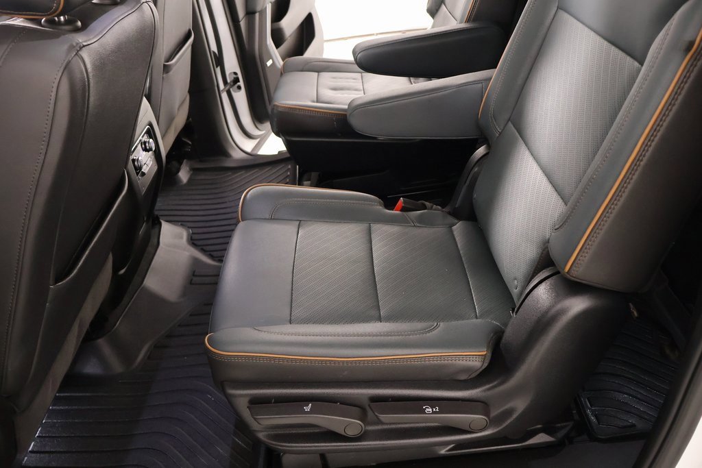 Used 2025 GMC Yukon XL AT4 w/ AT4 Premium Package image 12