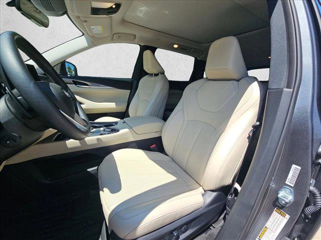 Used 2025 INFINITI QX60 Luxe FWD image 16