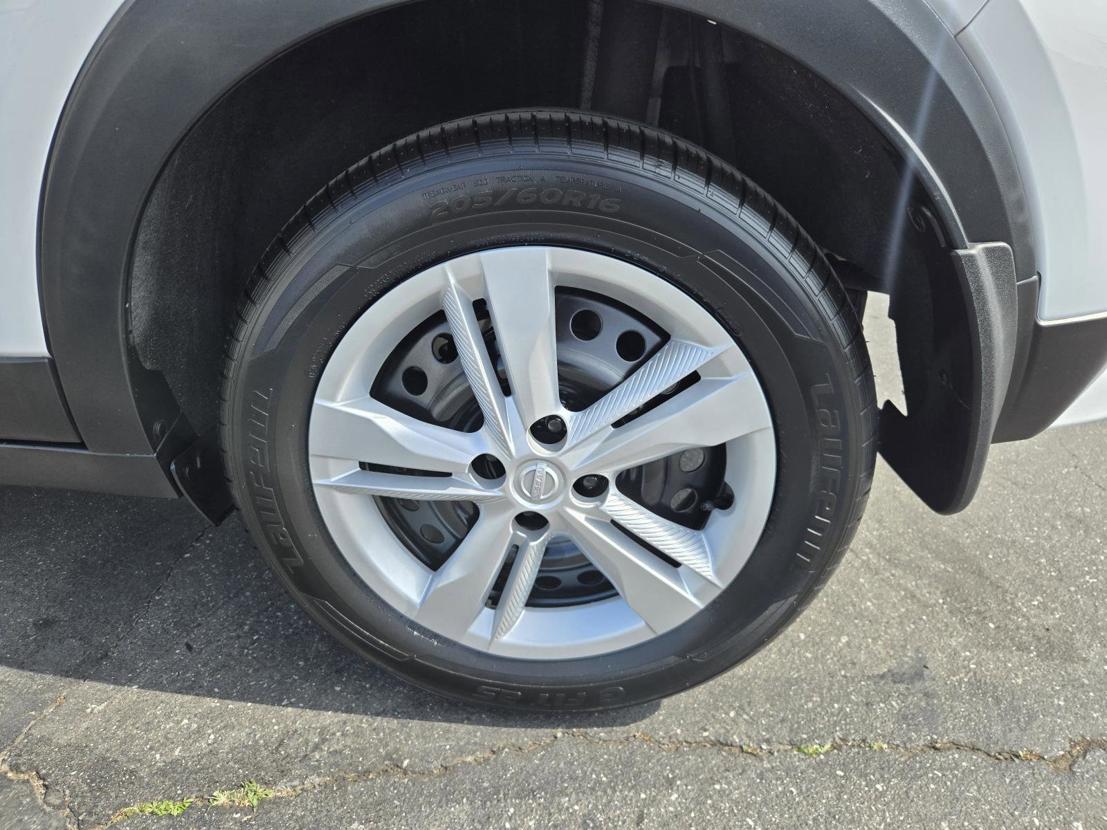 Used 2021 Nissan Kicks S FWD image 34