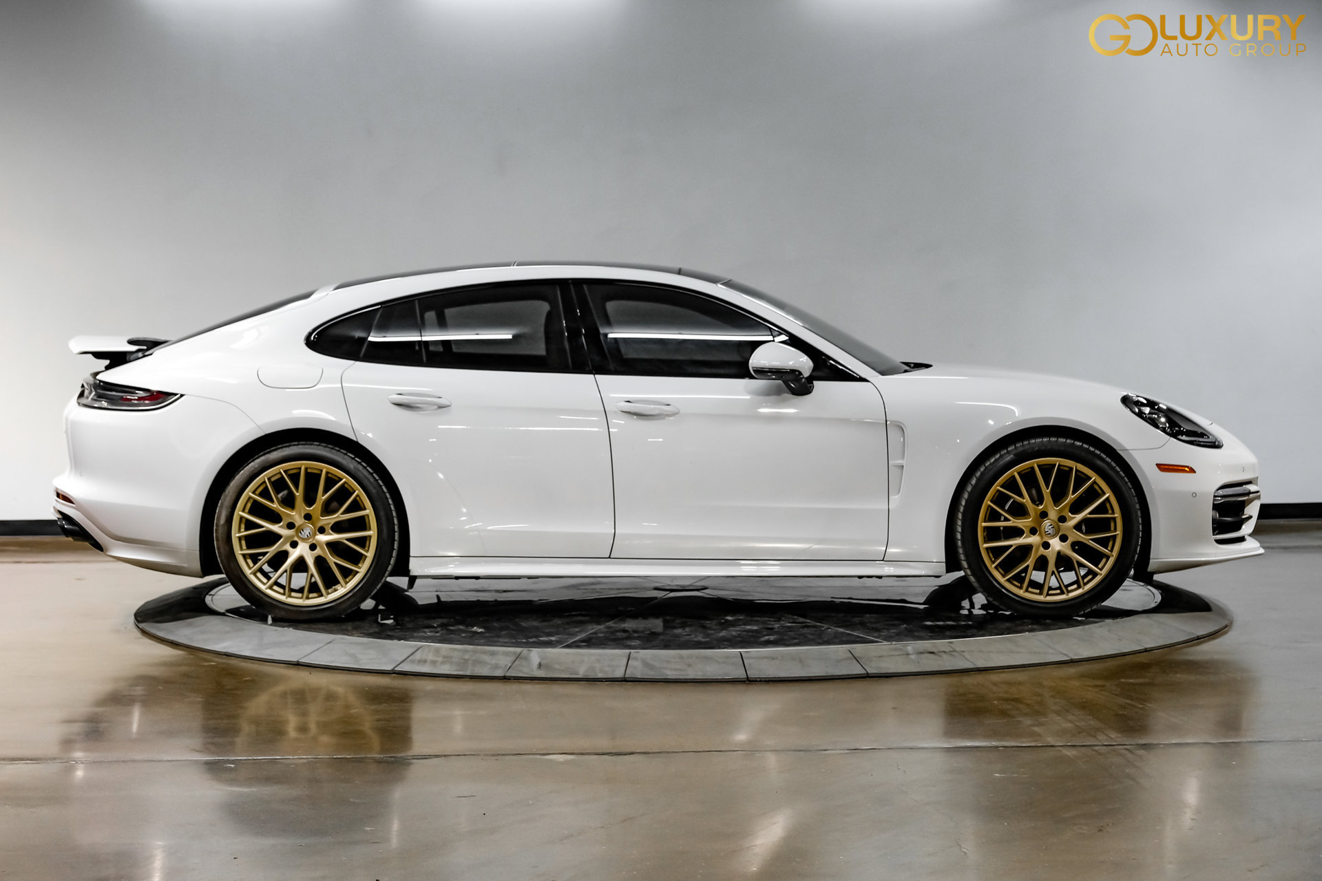 Used 2023 Porsche Panamera Platinum Edition w/ Sportdesign Package RWD image 9