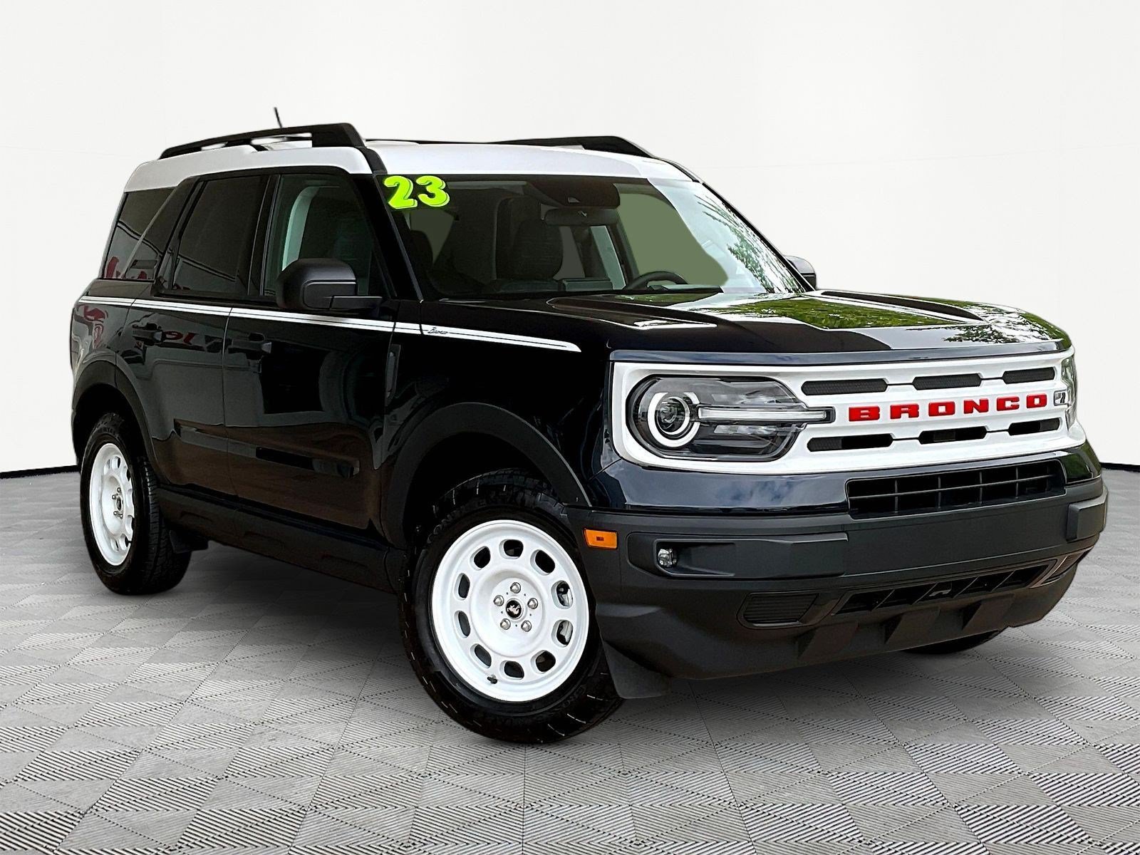 Used 2023 Ford Bronco Sport Heritage w/ Heritage Convenience Package AWD/4WD image 3