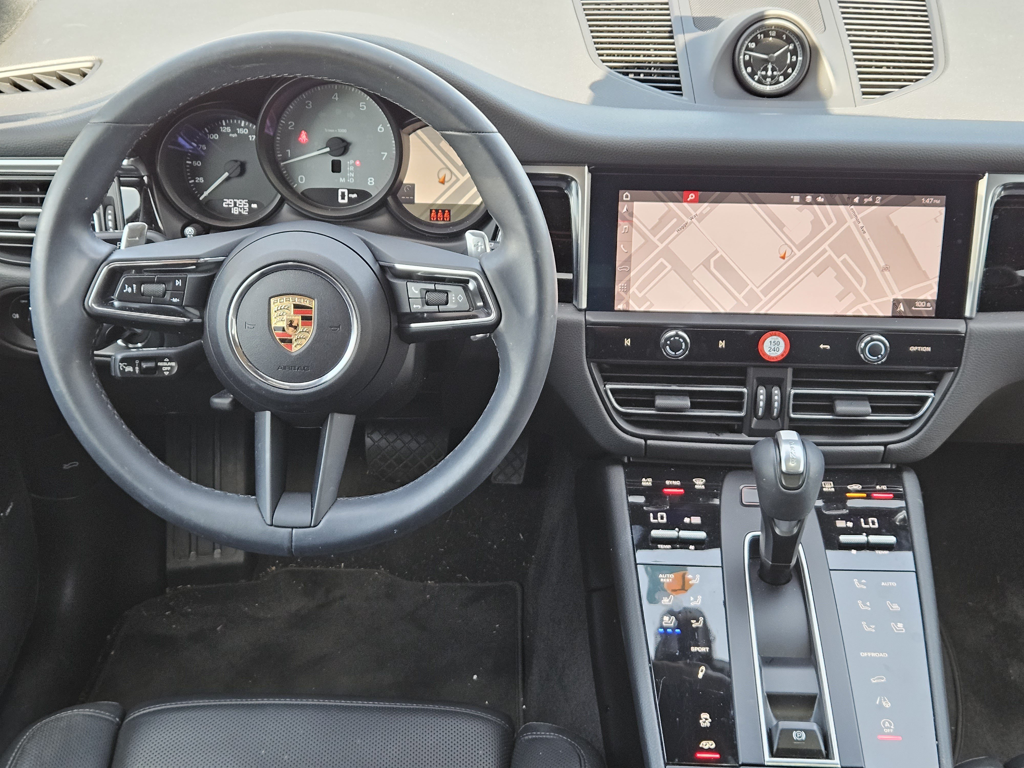 Certified 2024 Porsche Macan S AWD/4WD image 25