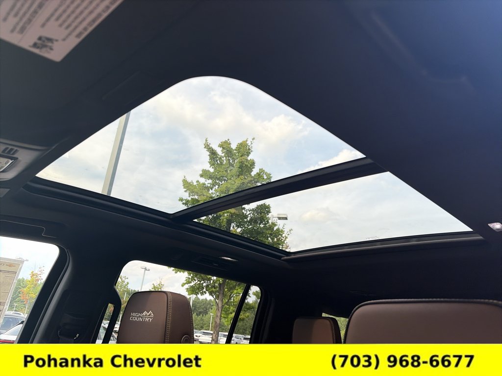New 2026 Chevrolet Suburban High Country AWD/4WD image 20