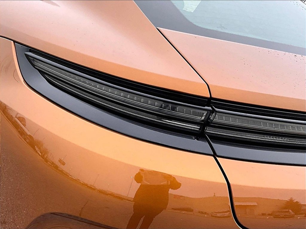 Used 2025 Porsche Panamera 4 image 21