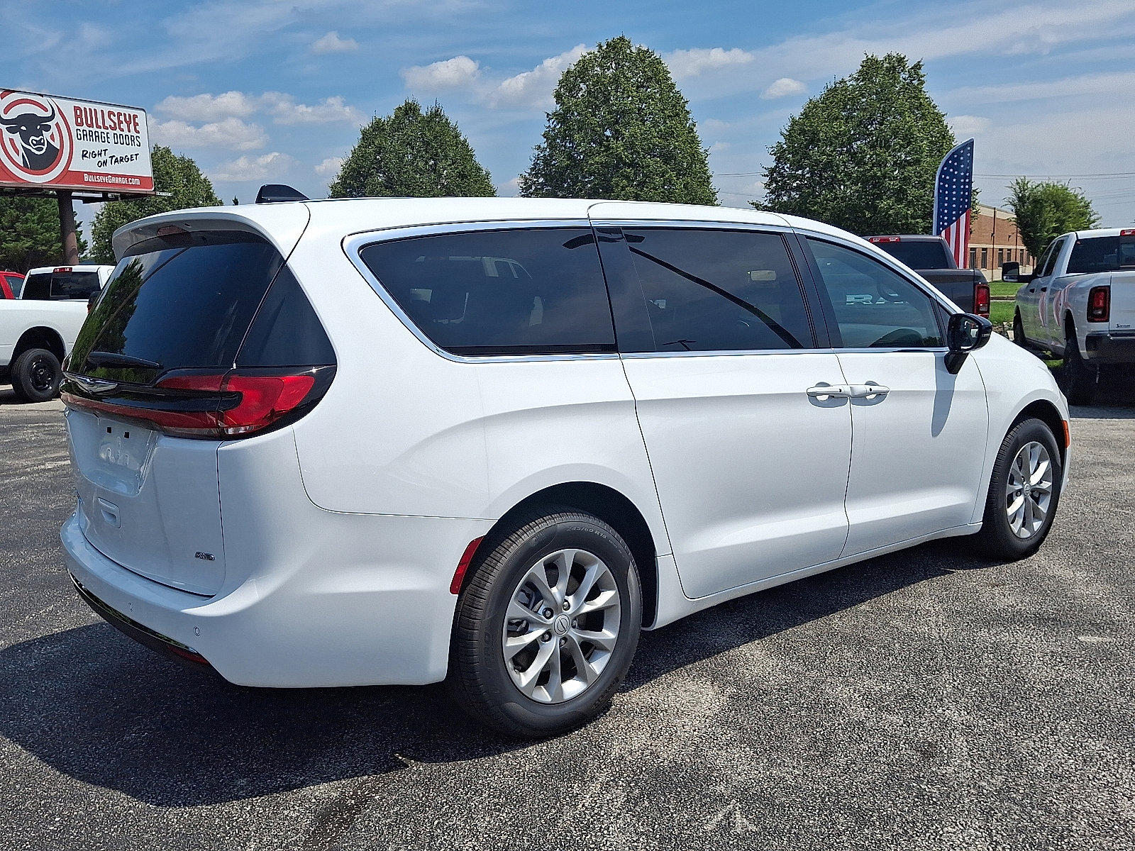 New 2025 Chrysler Pacifica Select image 8