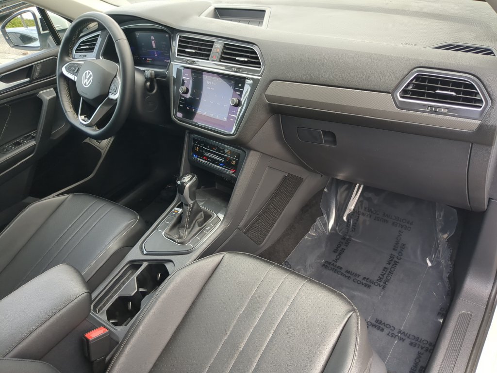 Used 2022 Volkswagen Tiguan SE FWD image 11