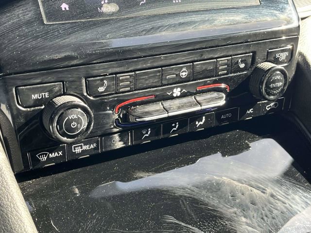 Used 2024 Jeep Grand Cherokee L Altitude image 32