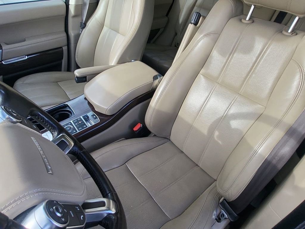 Used 2016 Land Rover Range Rover HSE image 26
