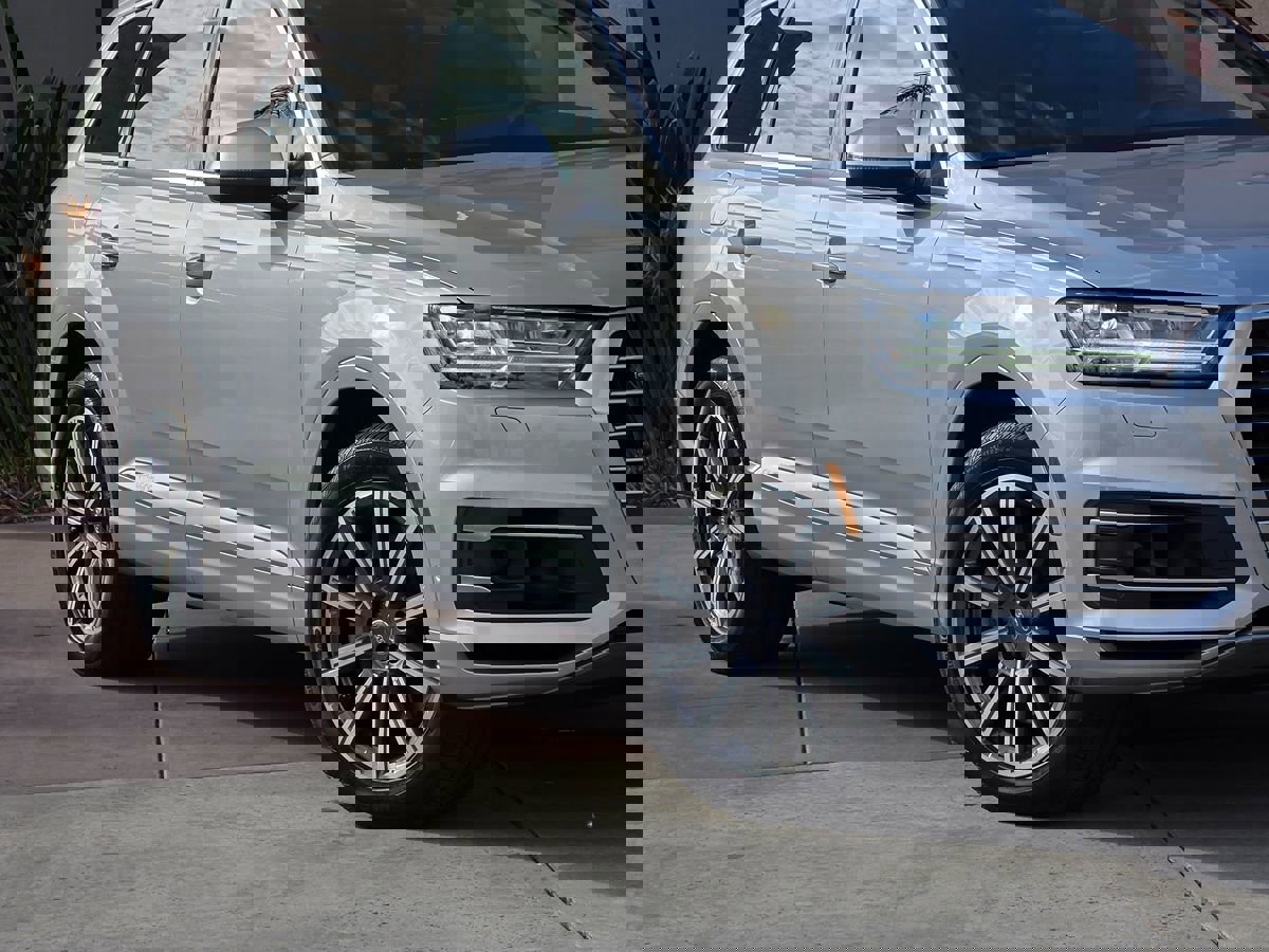Used 2019 Audi Q7 3.0T Prestige w/ Prestige Package image 4