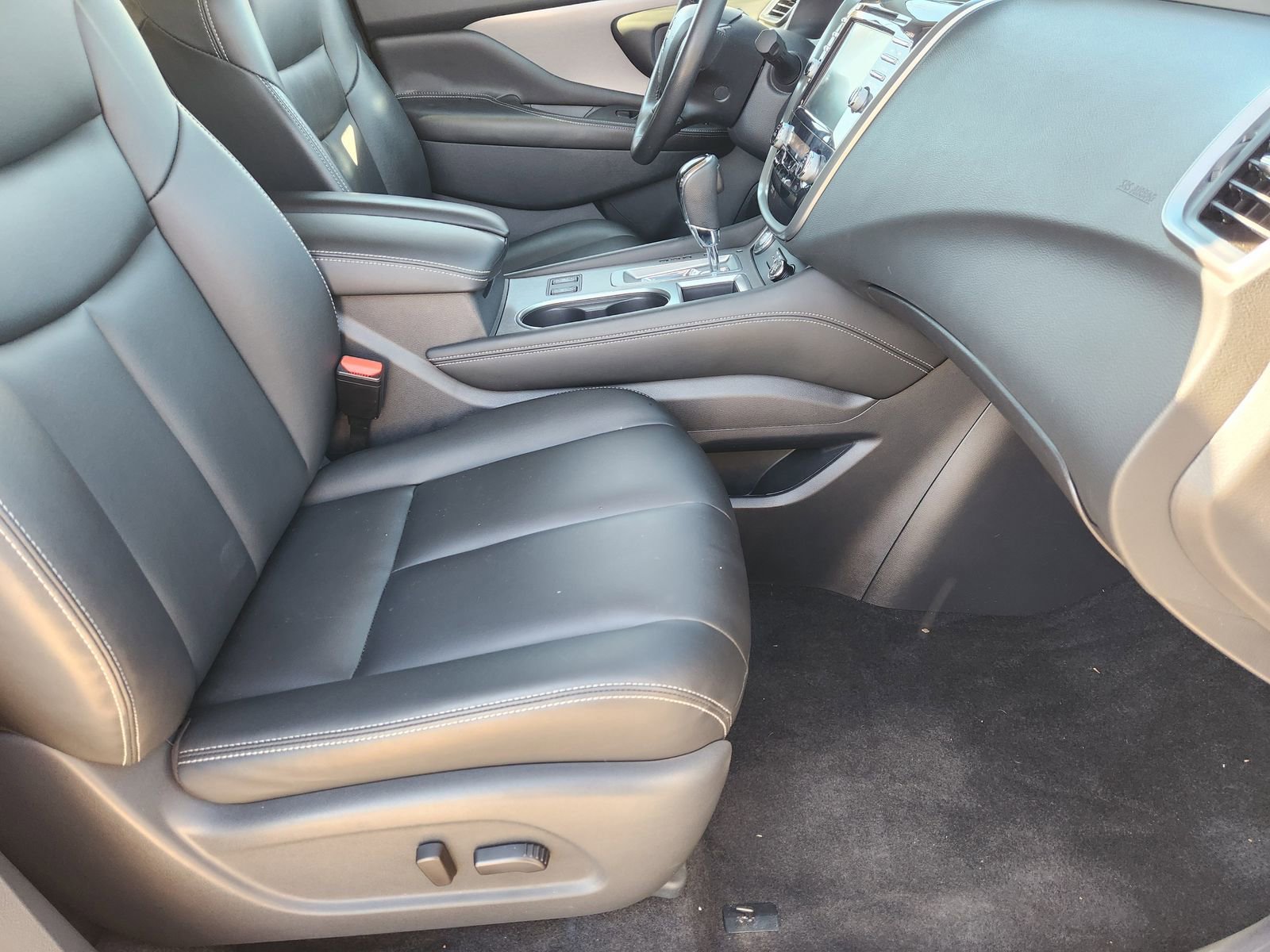 Used 2024 Nissan Murano SV image 17