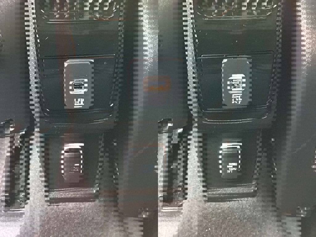 Used 2022 Jeep Compass Latitude image 16