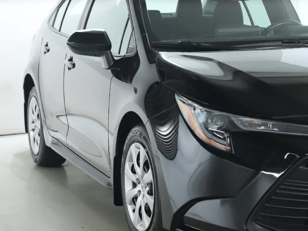 Certified 2025 Toyota Corolla LE FWD image 8
