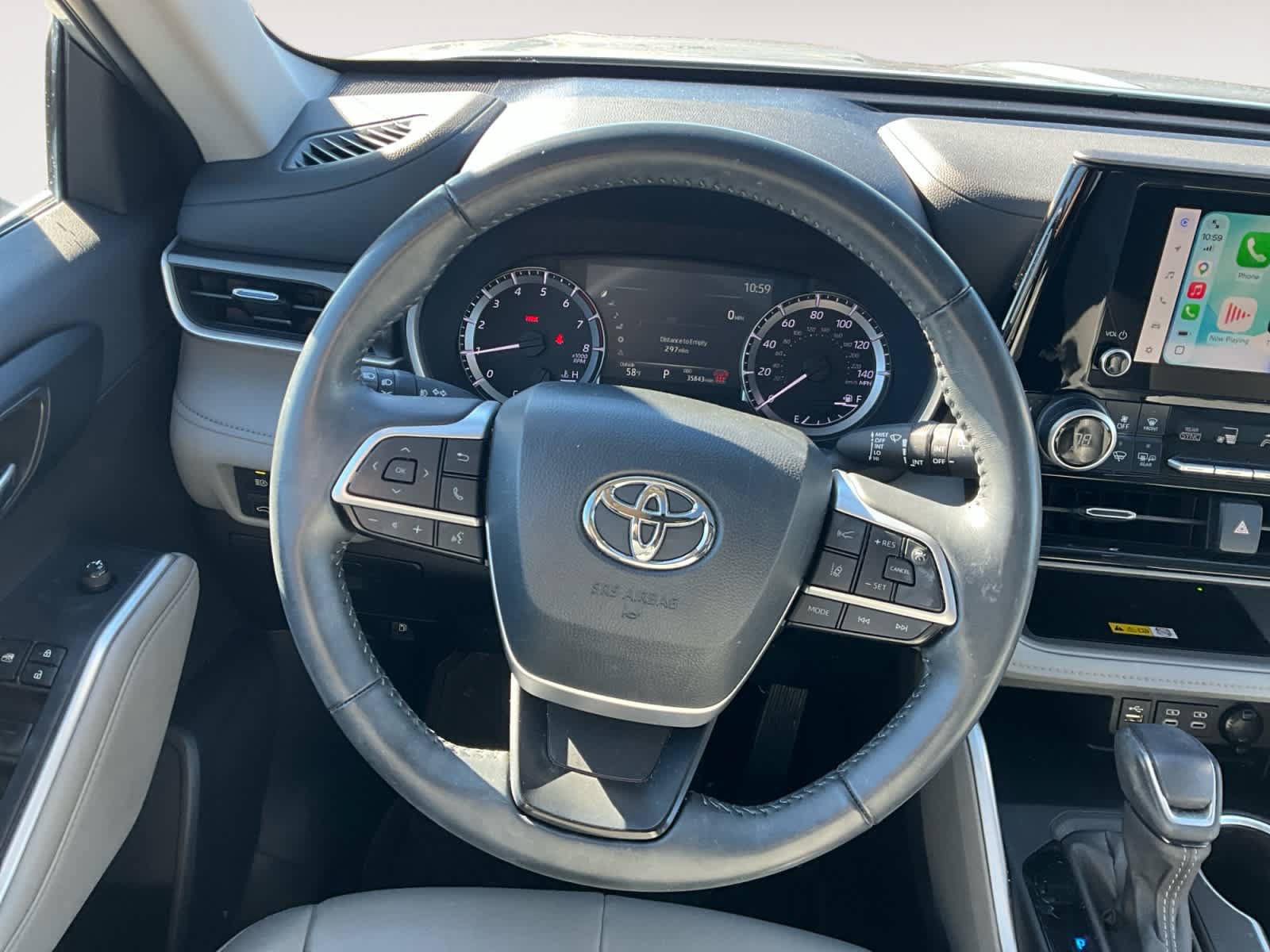 Used 2024 Toyota Highlander XLE AWD/4WD image 12