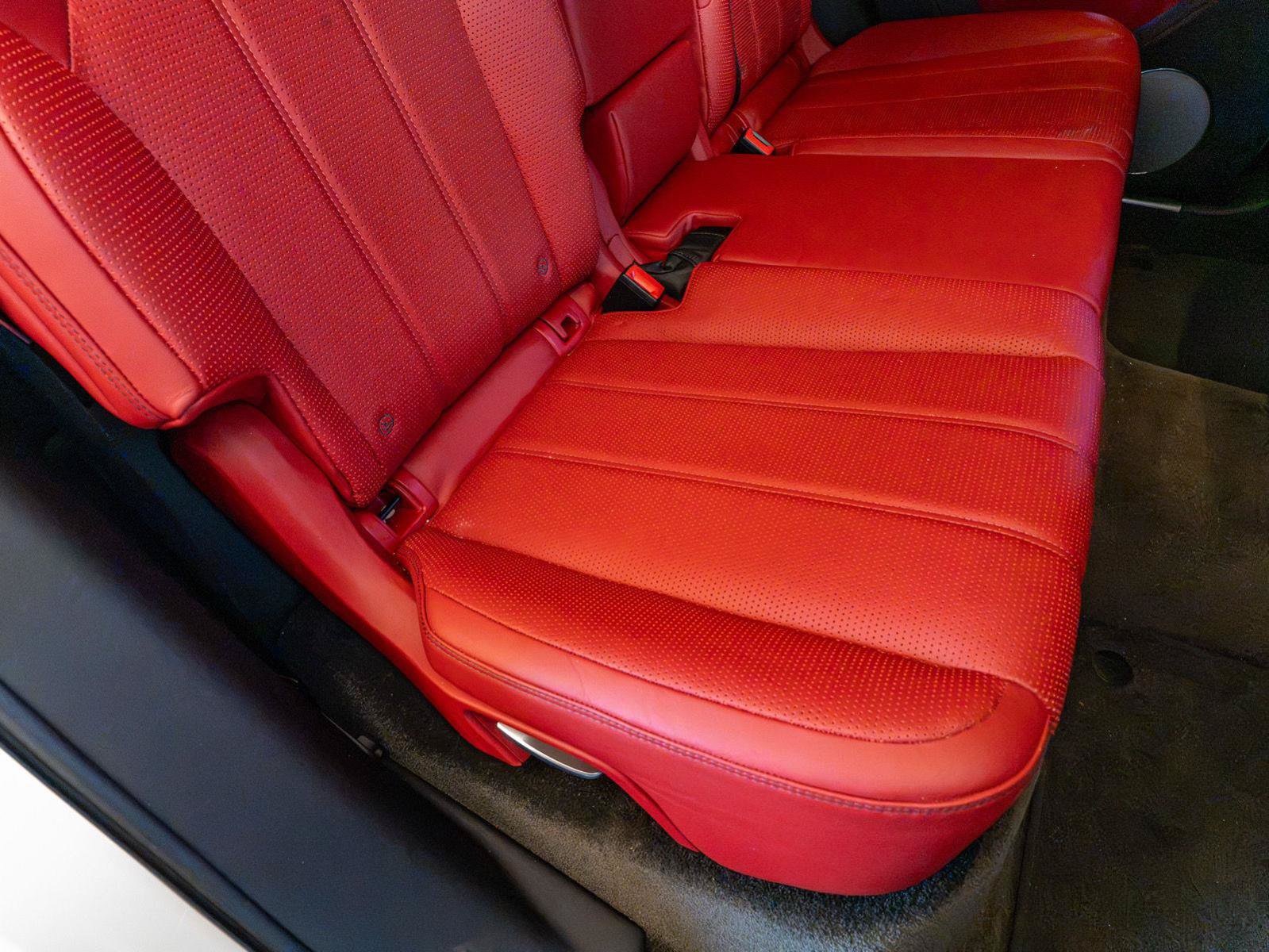 Used 2023 Bentley Bentayga AWD/4WD image 31
