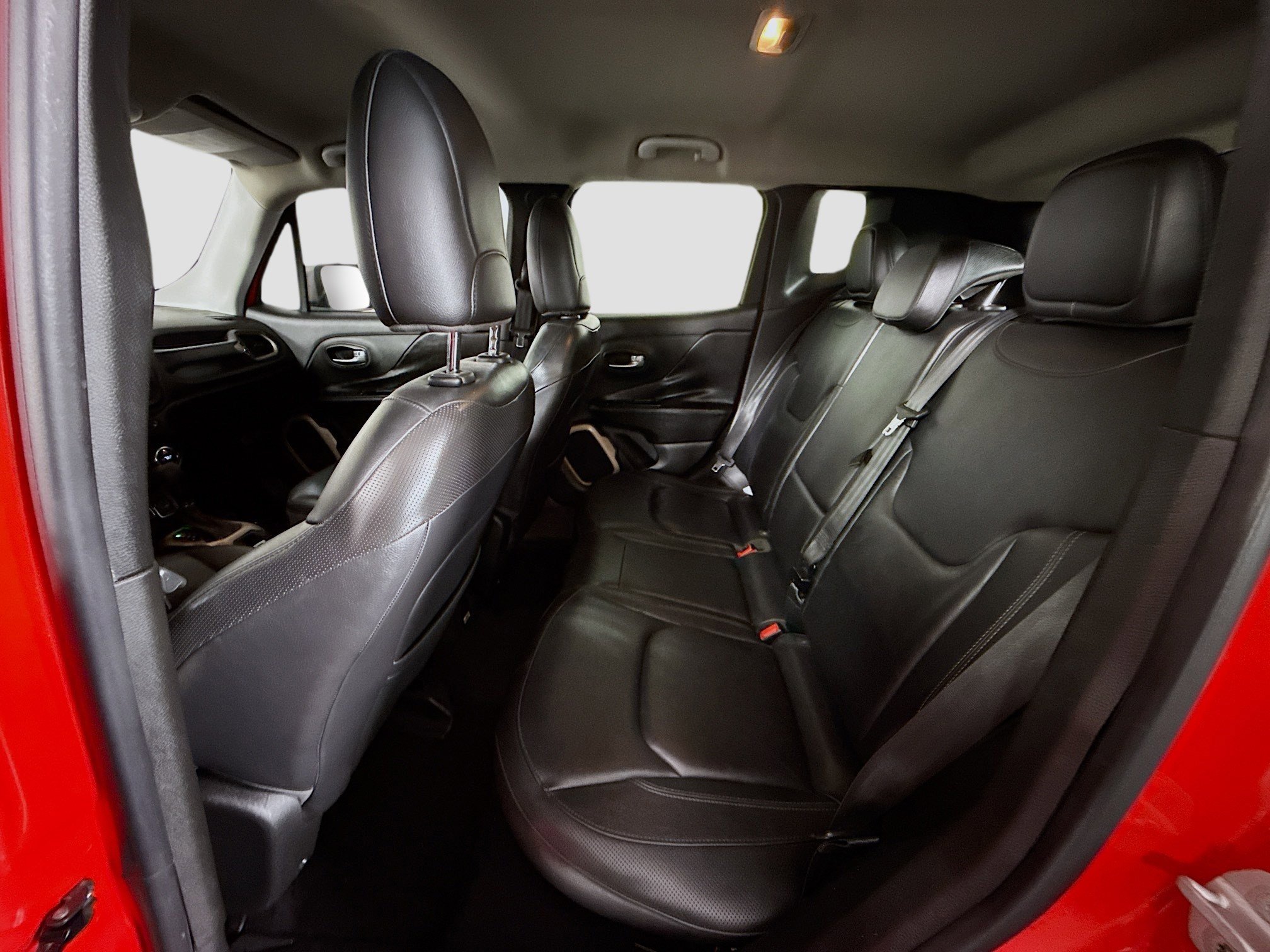 Used 2016 Jeep Renegade Limited image 24