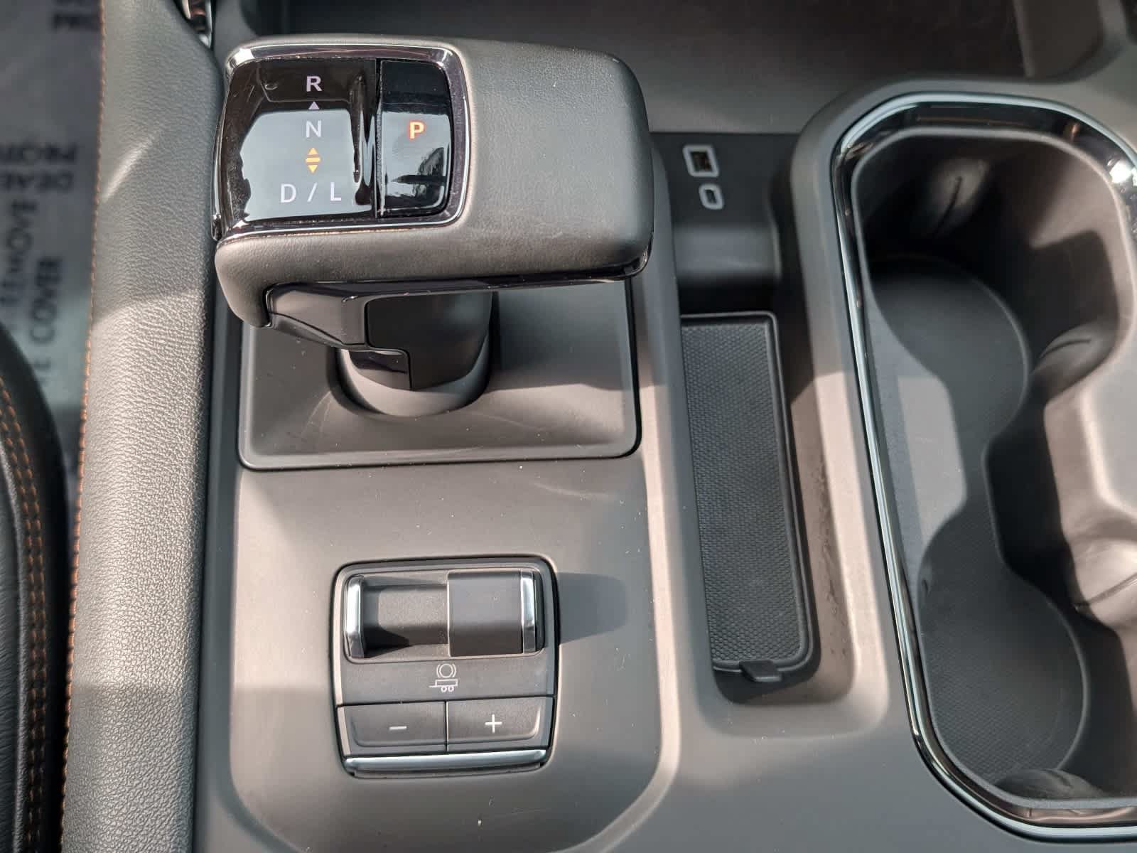 Certified 2025 GMC Sierra 1500 AT4 w/ AT4 Premium Package AWD/4WD image 26