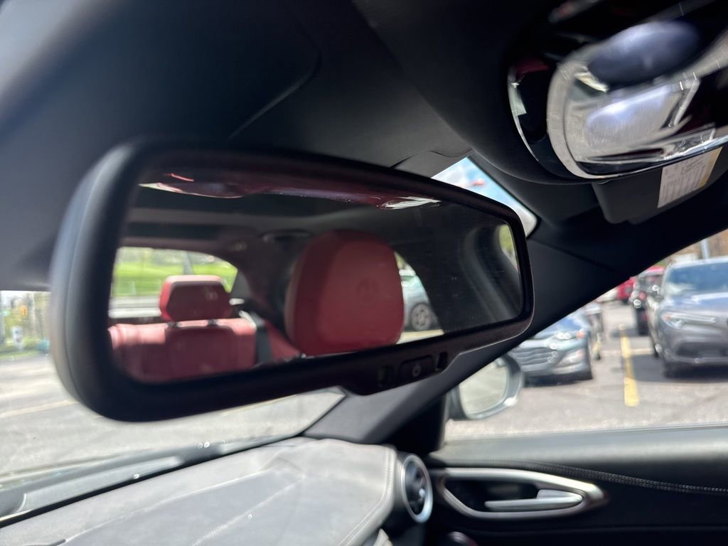 Used 2023 Alfa Romeo Giulia Veloce image 46