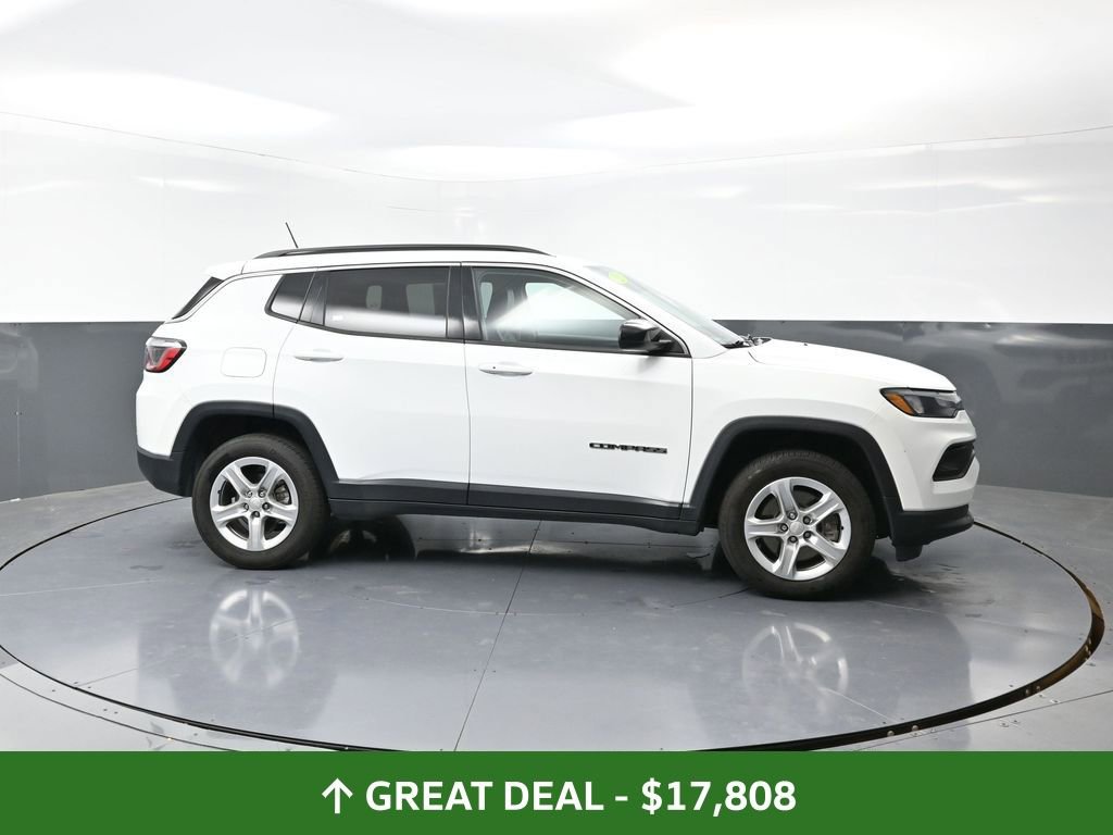 Used 2023 Jeep Compass Latitude image 4
