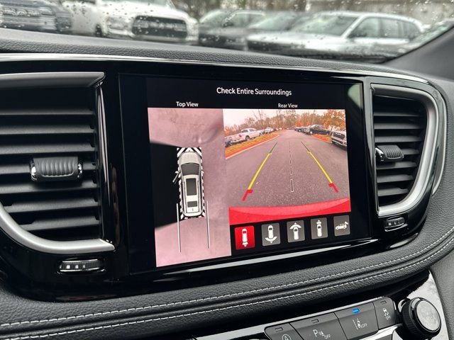 New 2026 Chrysler Pacifica Select image 30