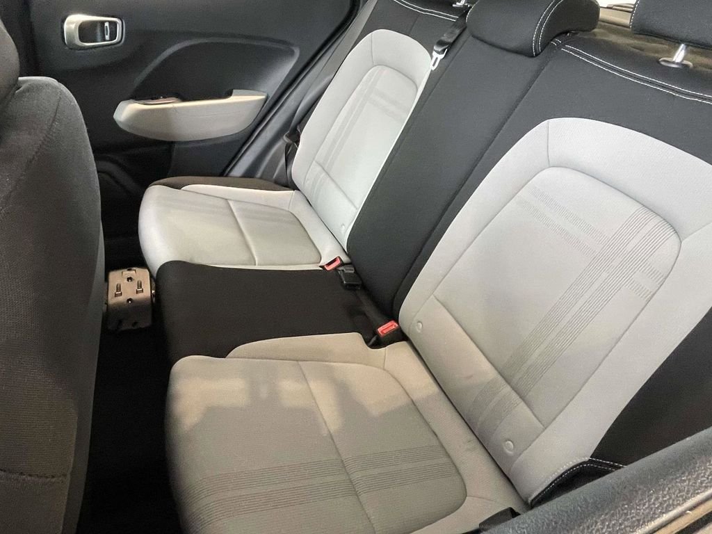 New 2025 Hyundai Venue SEL FWD image 10