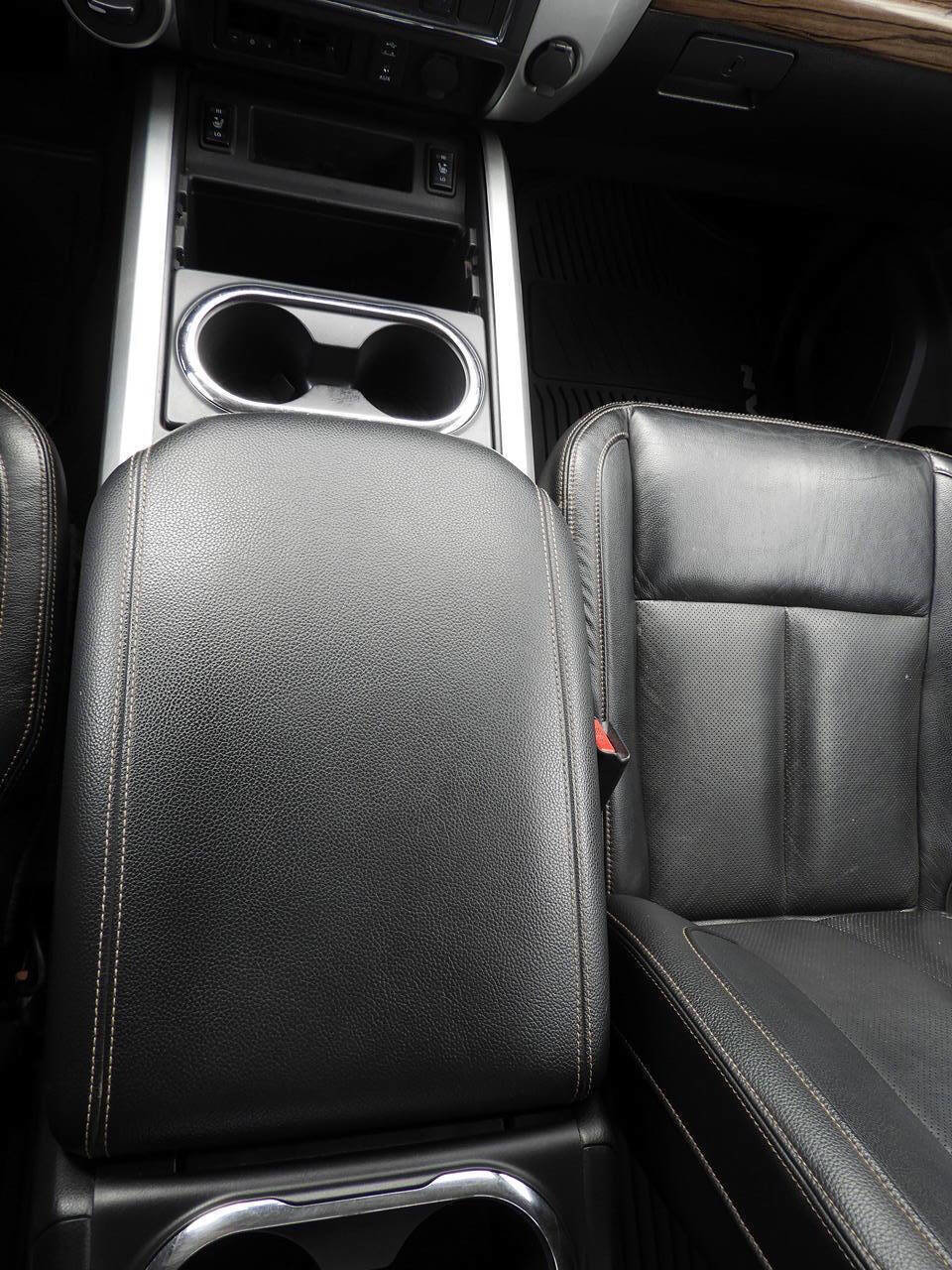 Used 2018 Nissan Titan SL w/ Chrome Package image 39