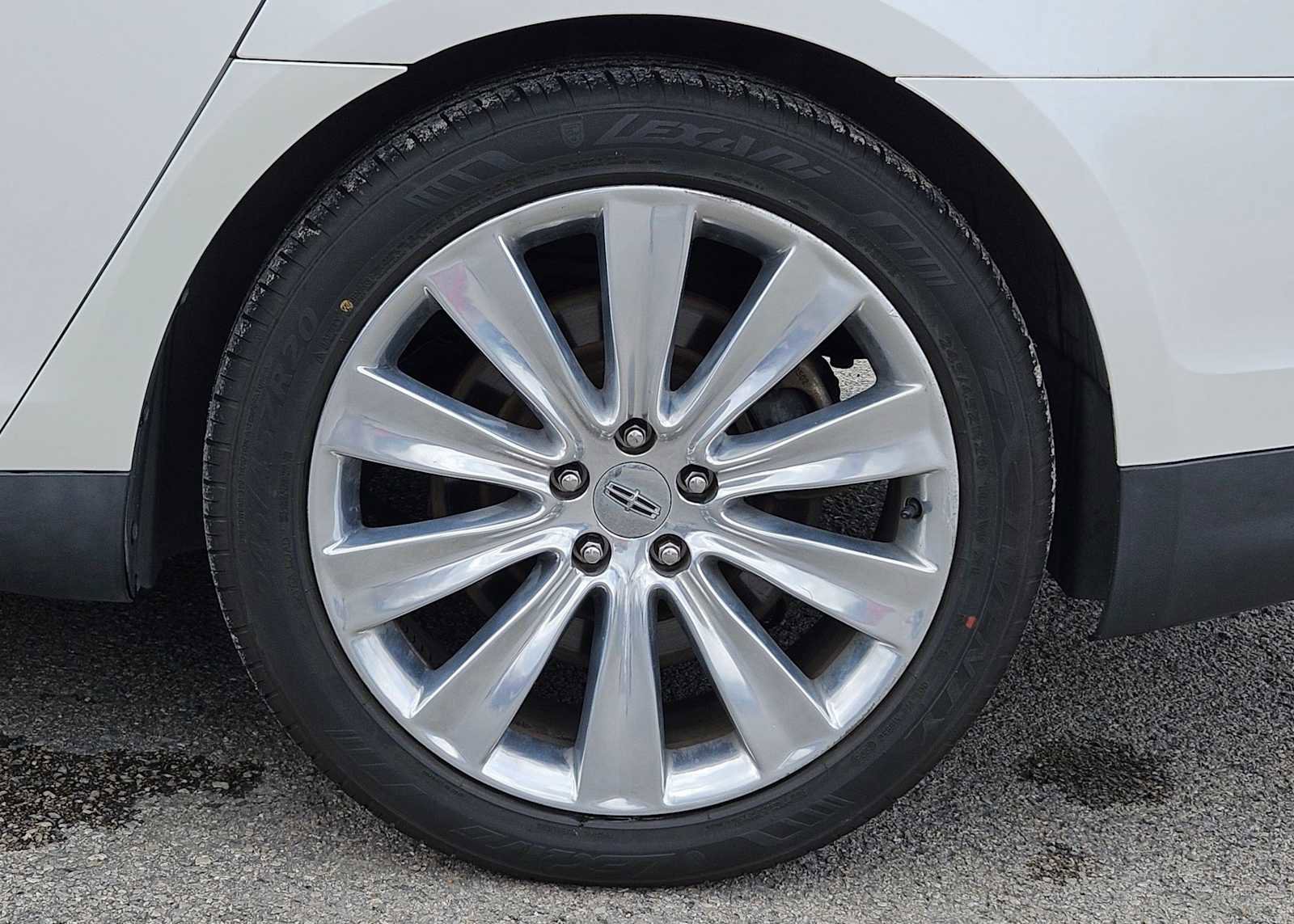 Used 2015 Lincoln MKS AWD image 14