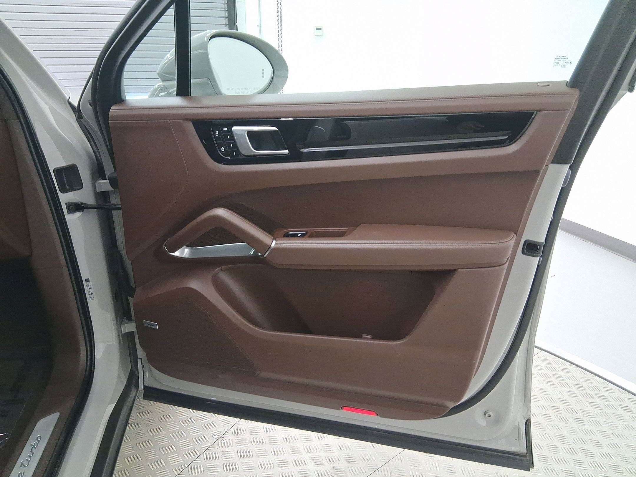 Certified 2022 Porsche Cayenne Turbo image 38