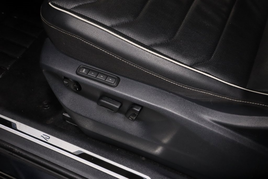 Used 2024 Volkswagen Tiguan SEL R-Line image 24