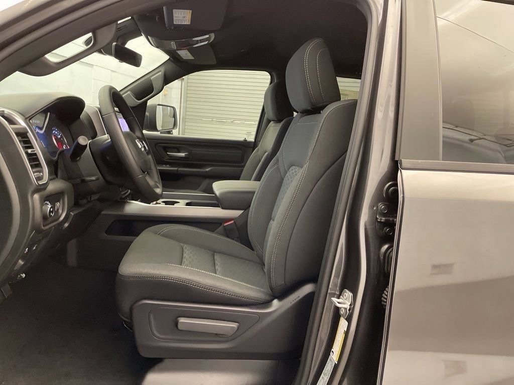 New 2026 RAM 1500 Express AWD/4WD image 15