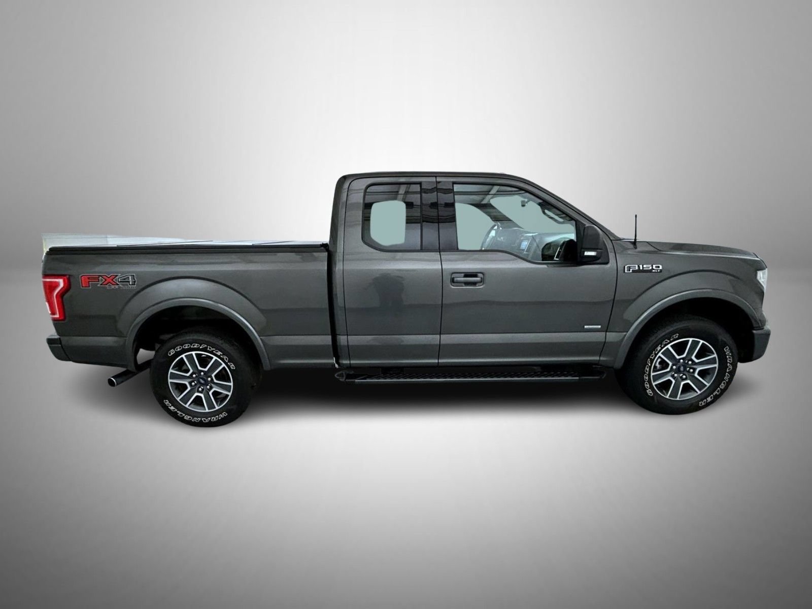 Used 2016 Ford F150 XLT w/ Equipment Group 302A Luxury AWD/4WD image 4